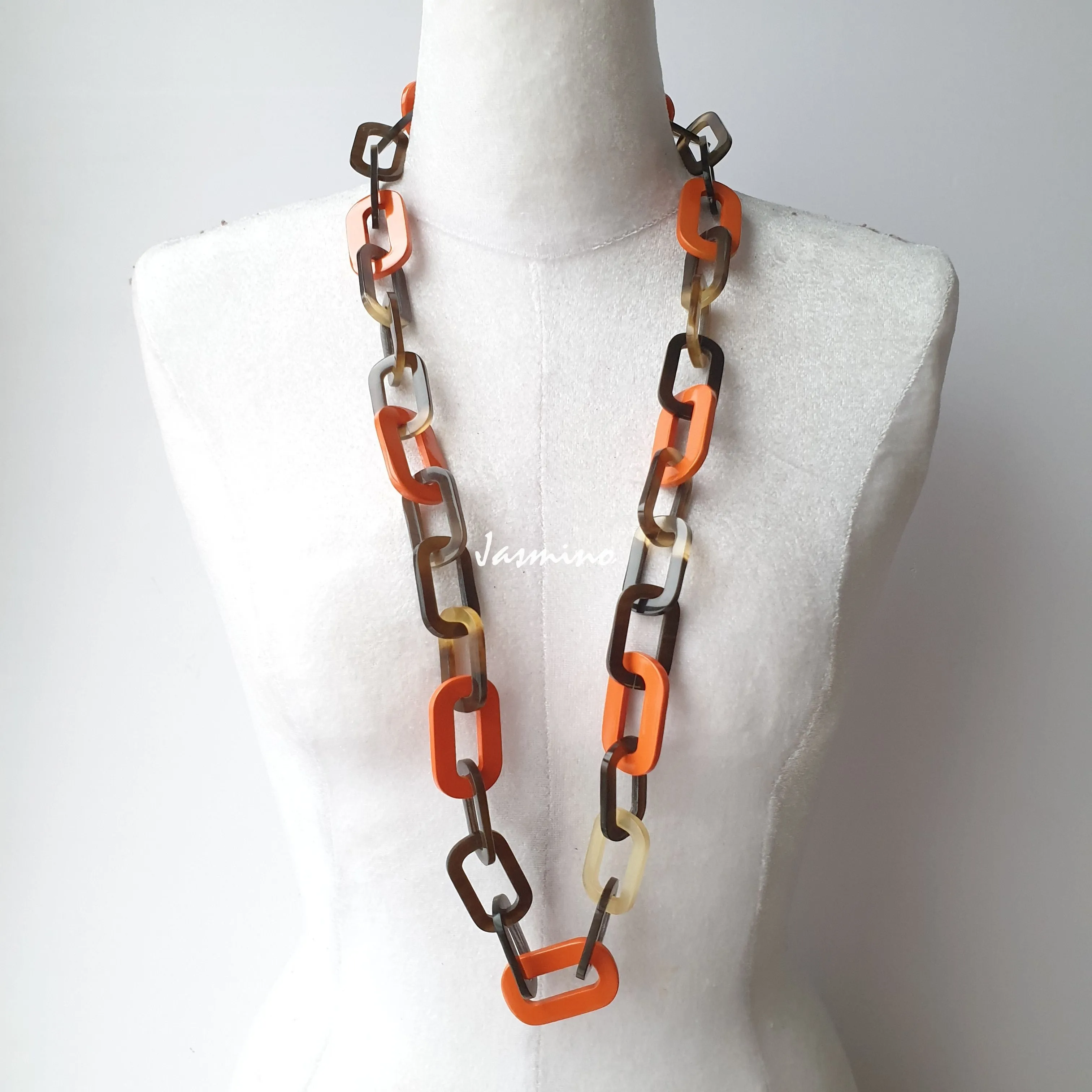 Elegant Handmade Necklace J18048, Made by Buffalo Horn and Lacquer